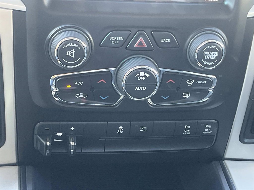 Used 2017 RAM 2500 SLT w/ Luxury Group image 23