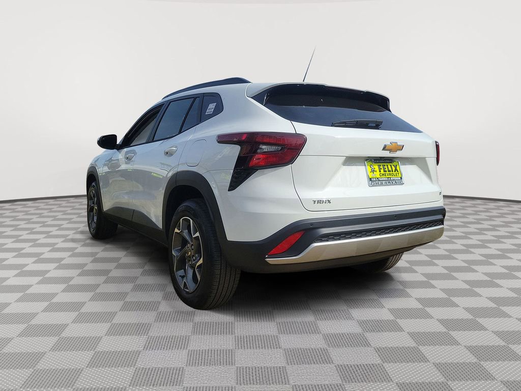 New 2026 Chevrolet Trax LT w/ Driver Confidence Package image 4
