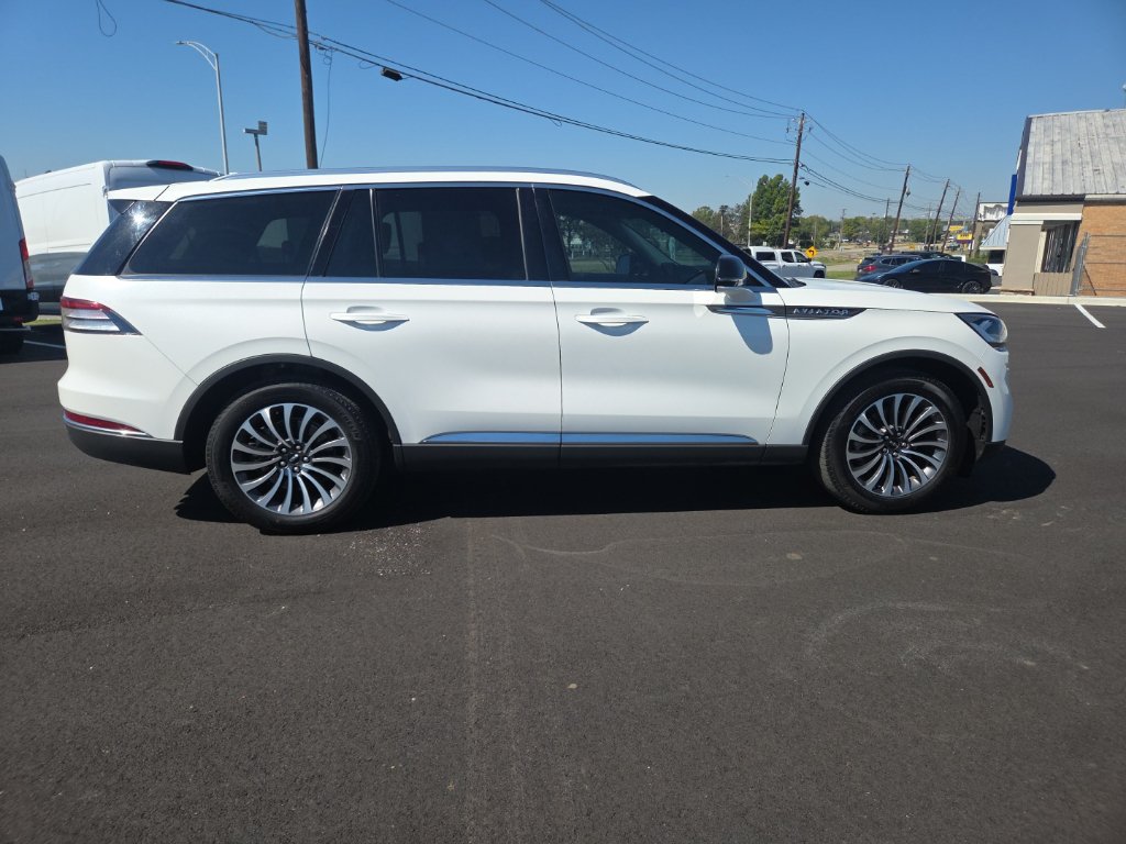 Used 2024 Lincoln Aviator 2WD w/ Premium Package image 17