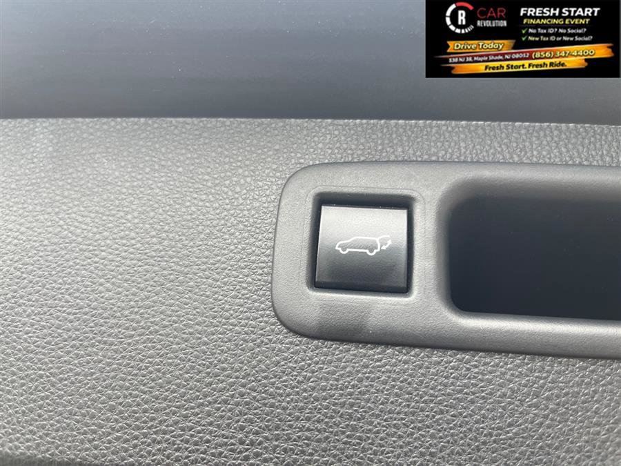 Used 2020 Toyota Highlander Platinum image 12