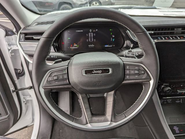 Used 2023 Jeep Grand Cherokee 4WD 4xe w/ Luxury Tech Group II image 10