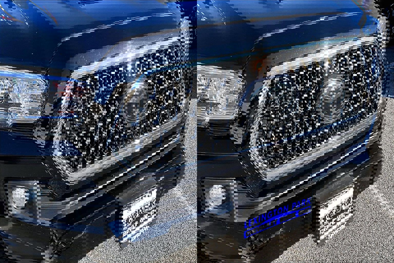 Used 2019 Toyota Tacoma TRD Sport image 32