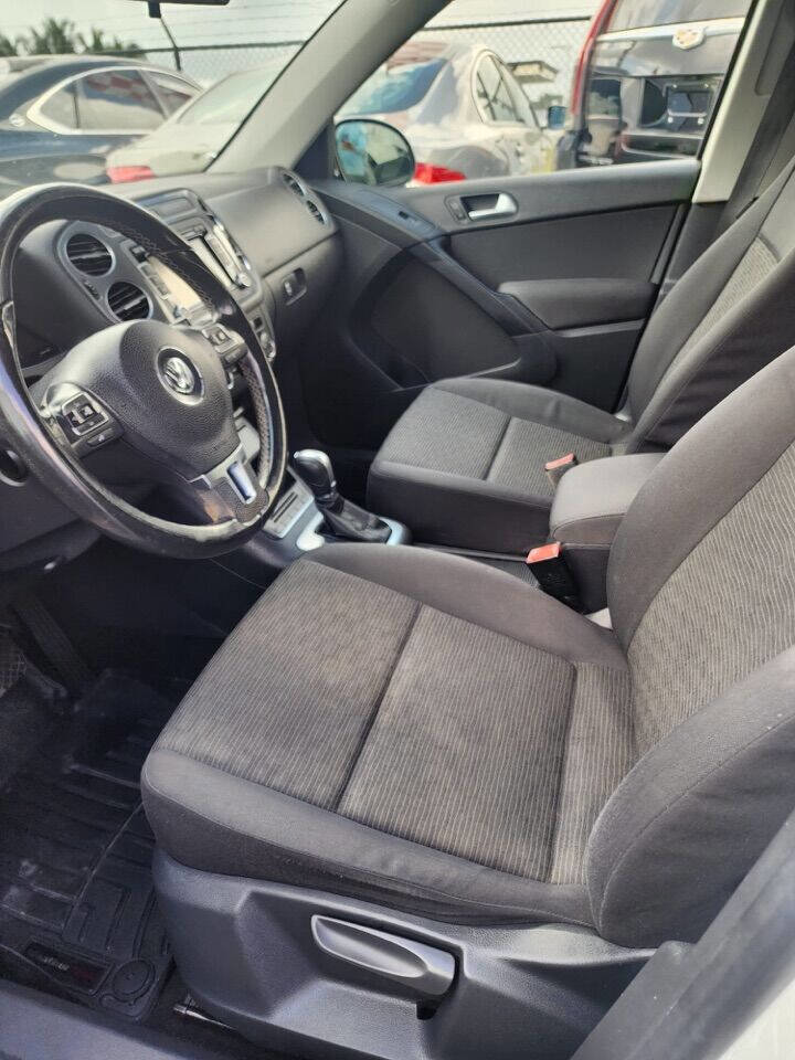Used 2015 Volkswagen Tiguan S image 10