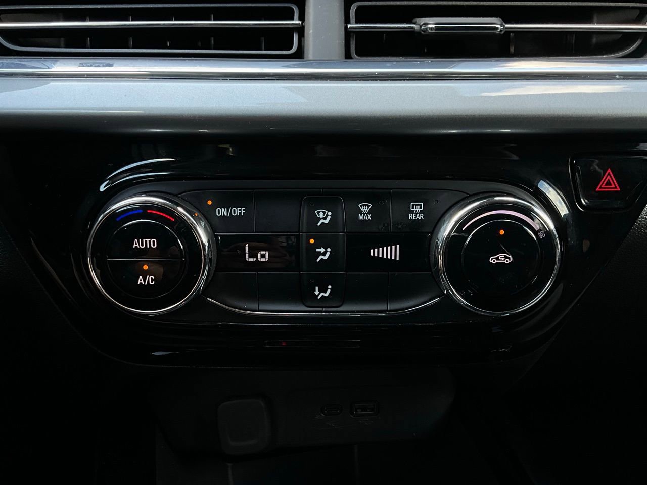 Used 2025 Chevrolet Trax LT image 25