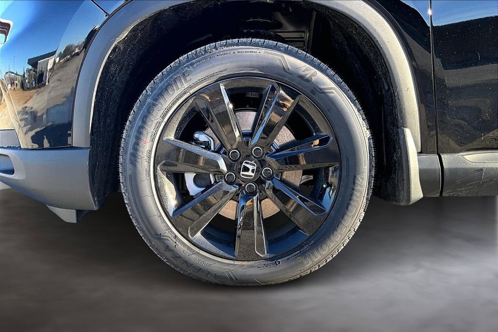 New 2025 Honda Pilot Black Edition image 13