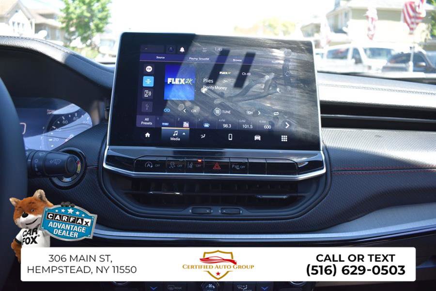 Used 2025 Jeep Compass Trailhawk AWD/4WD image 19