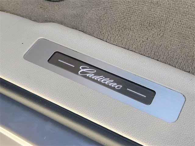 Used 2017 Cadillac Escalade Luxury image 17