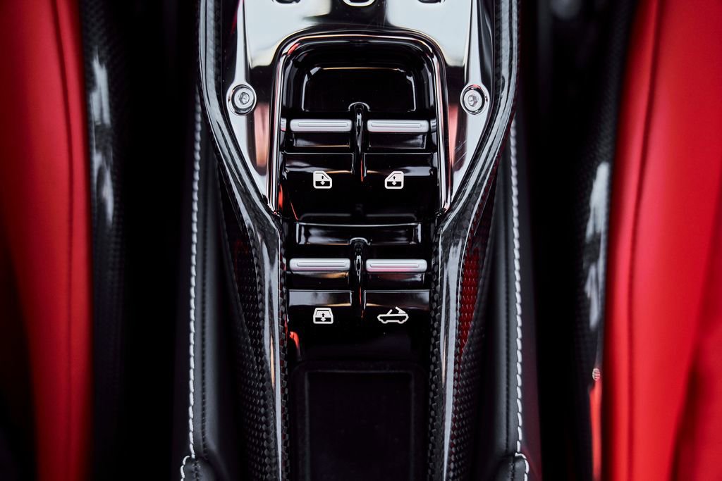 Used 2025 Ferrari SF90 Spider AWD/4WD image 62