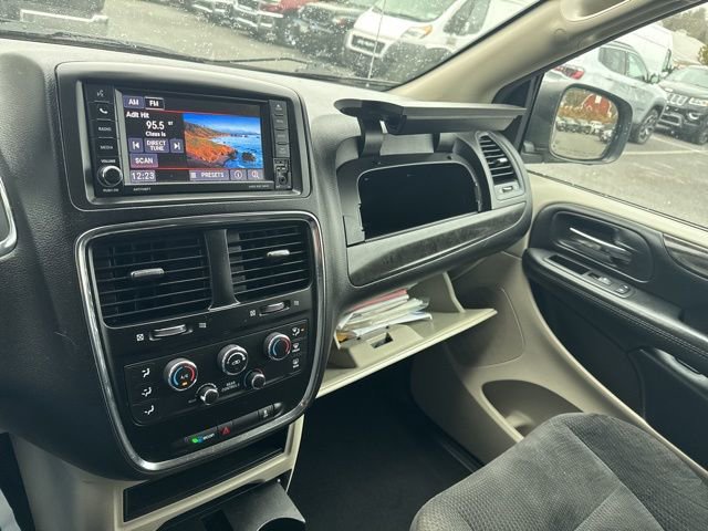 Certified 2019 Dodge Grand Caravan SE image 23