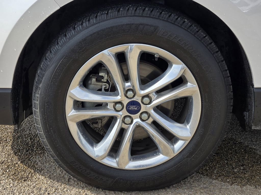 Used 2017 Ford Edge SEL w/ Equipment Group 201A FWD image 10