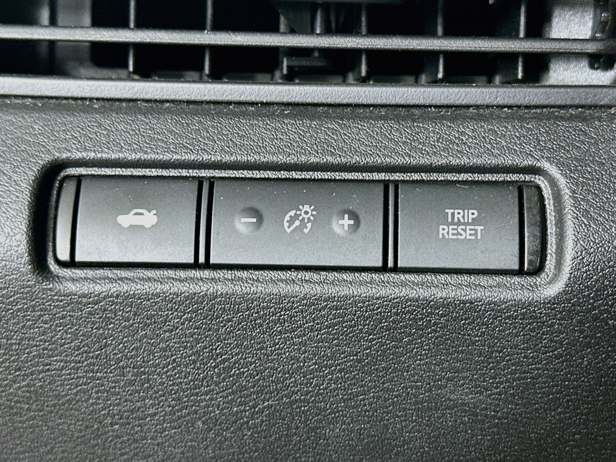 Used 2024 Nissan Altima 2.5 SR FWD image 17