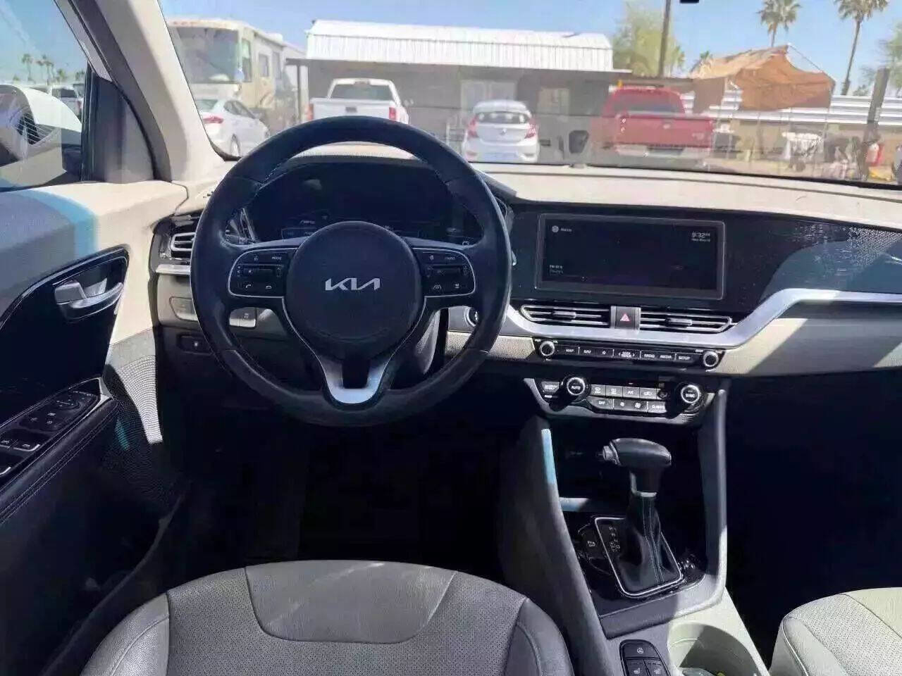 Used 2022 Kia Niro EX Premium image 20