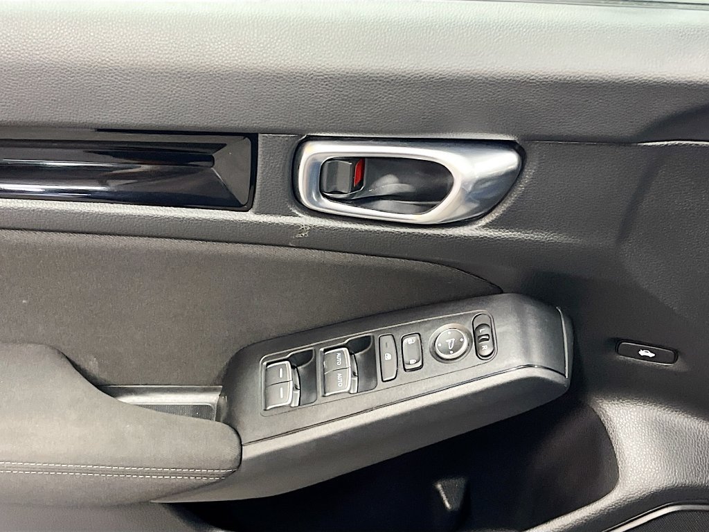 Used 2025 Honda Civic FWD Hybrid Sedan image 17
