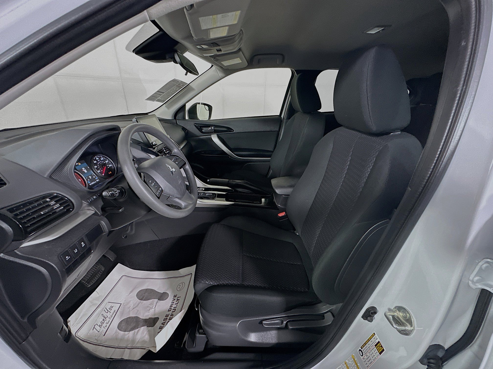 Used 2023 Mitsubishi Eclipse Cross LE image 12