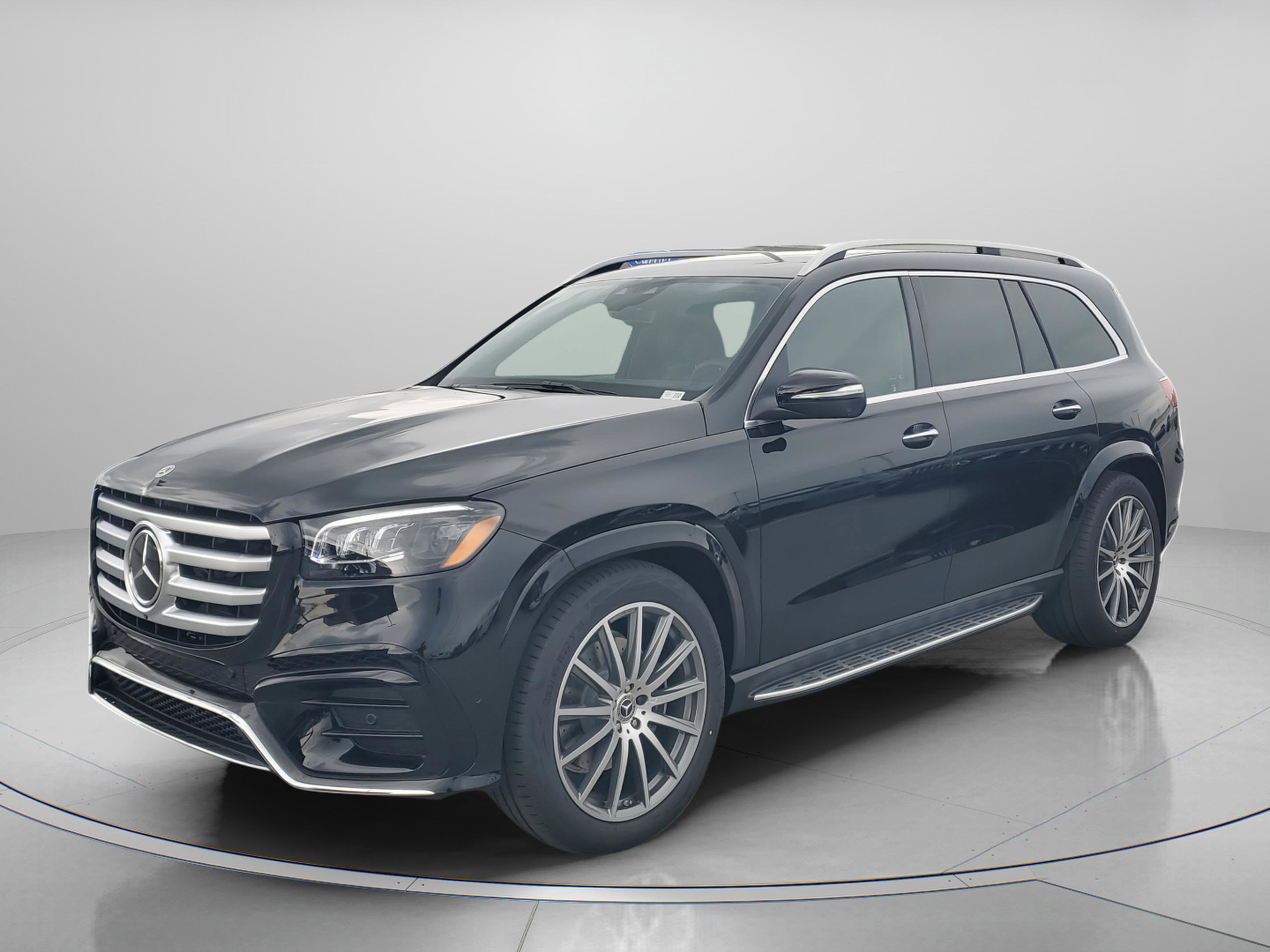 Used 2026 Mercedes-Benz GLS 580 4MATIC image 2