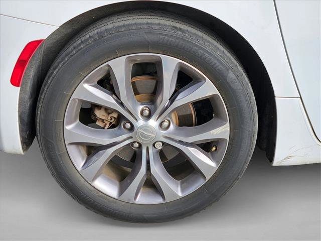 Used 2019 Chrysler Pacifica Limited w/ Tire & Wheel Group image 25