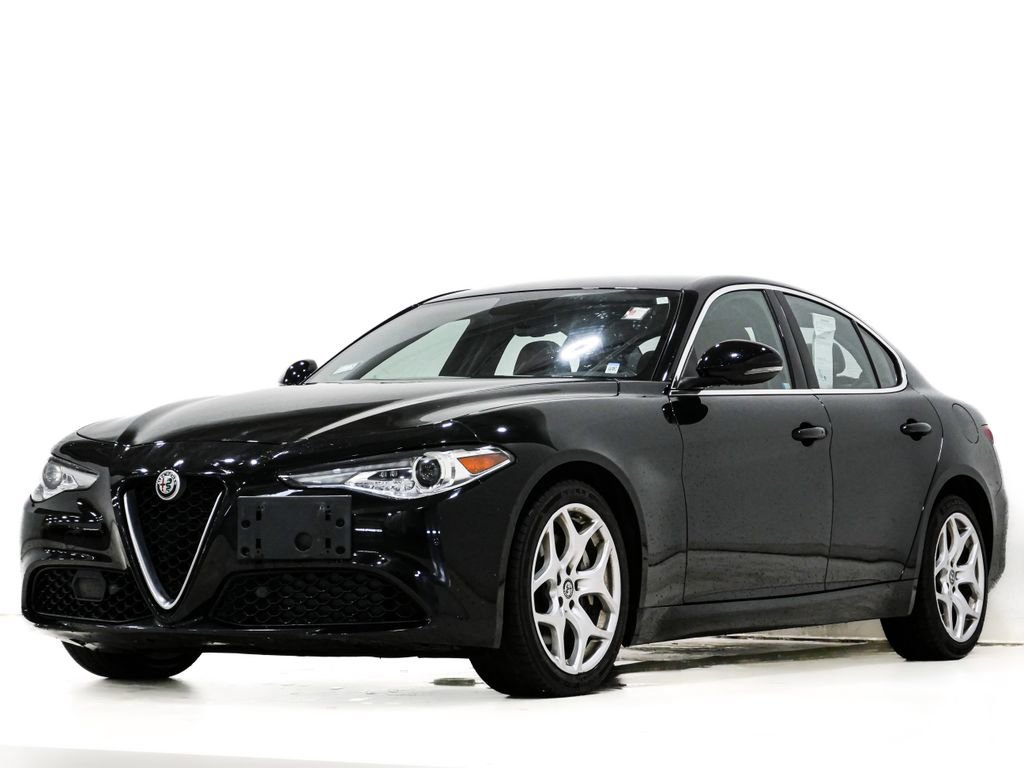 Used 2019 Alfa Romeo Giulia Ti AWD/4WD image 3