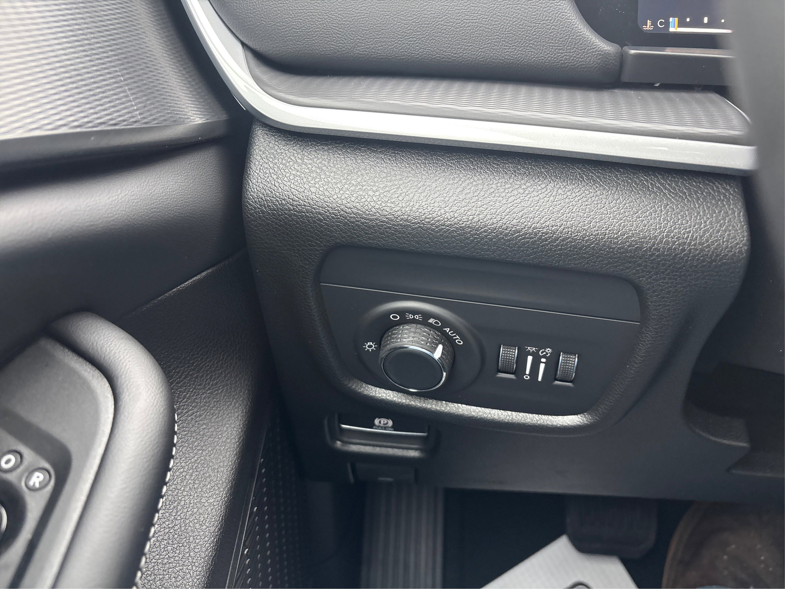 New 2025 Jeep Grand Cherokee 4WD image 15