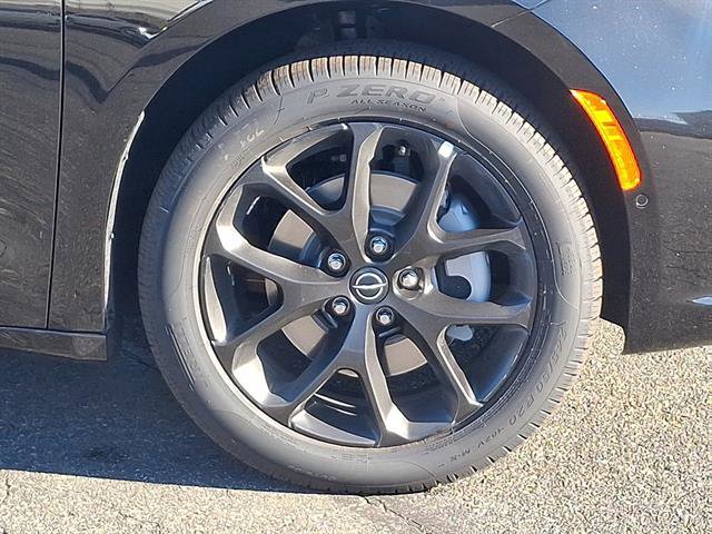 New 2026 Chrysler Pacifica Limited w/ S Appearance Package image 5