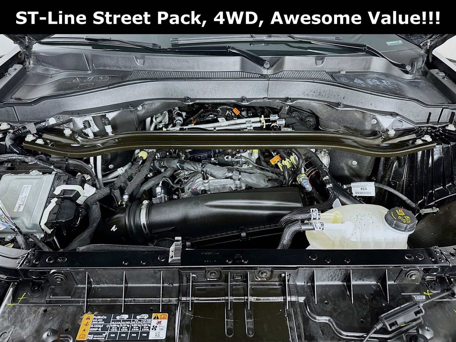 Used 2025 Ford Explorer ST-Line w/ ST-Line Street Pack image 32