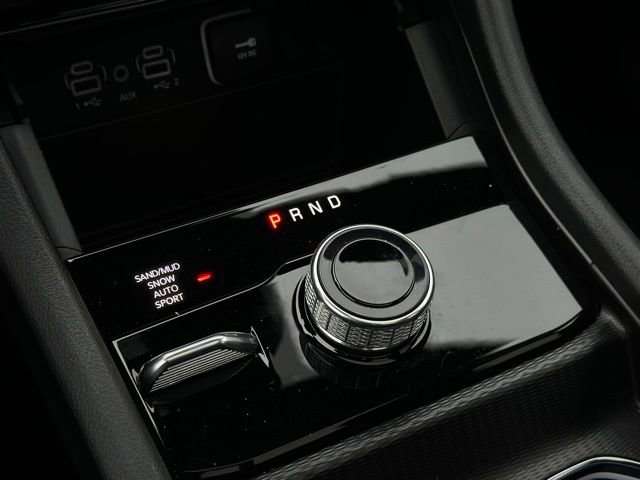Used 2025 Jeep Grand Cherokee Limited AWD/4WD image 13