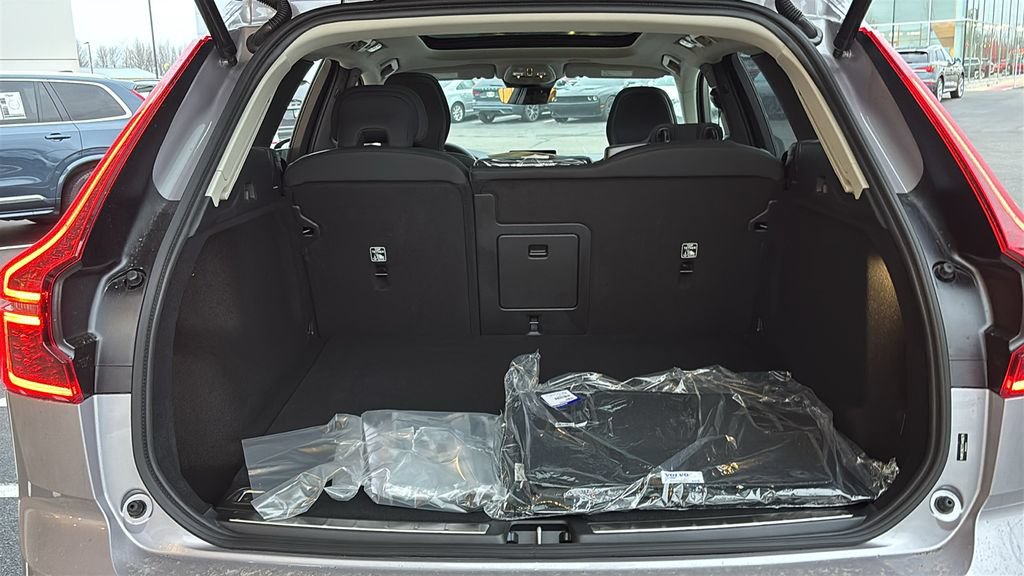 New 2026 Volvo XC60 B5 Plus w/ Climate Package AWD/4WD image 32