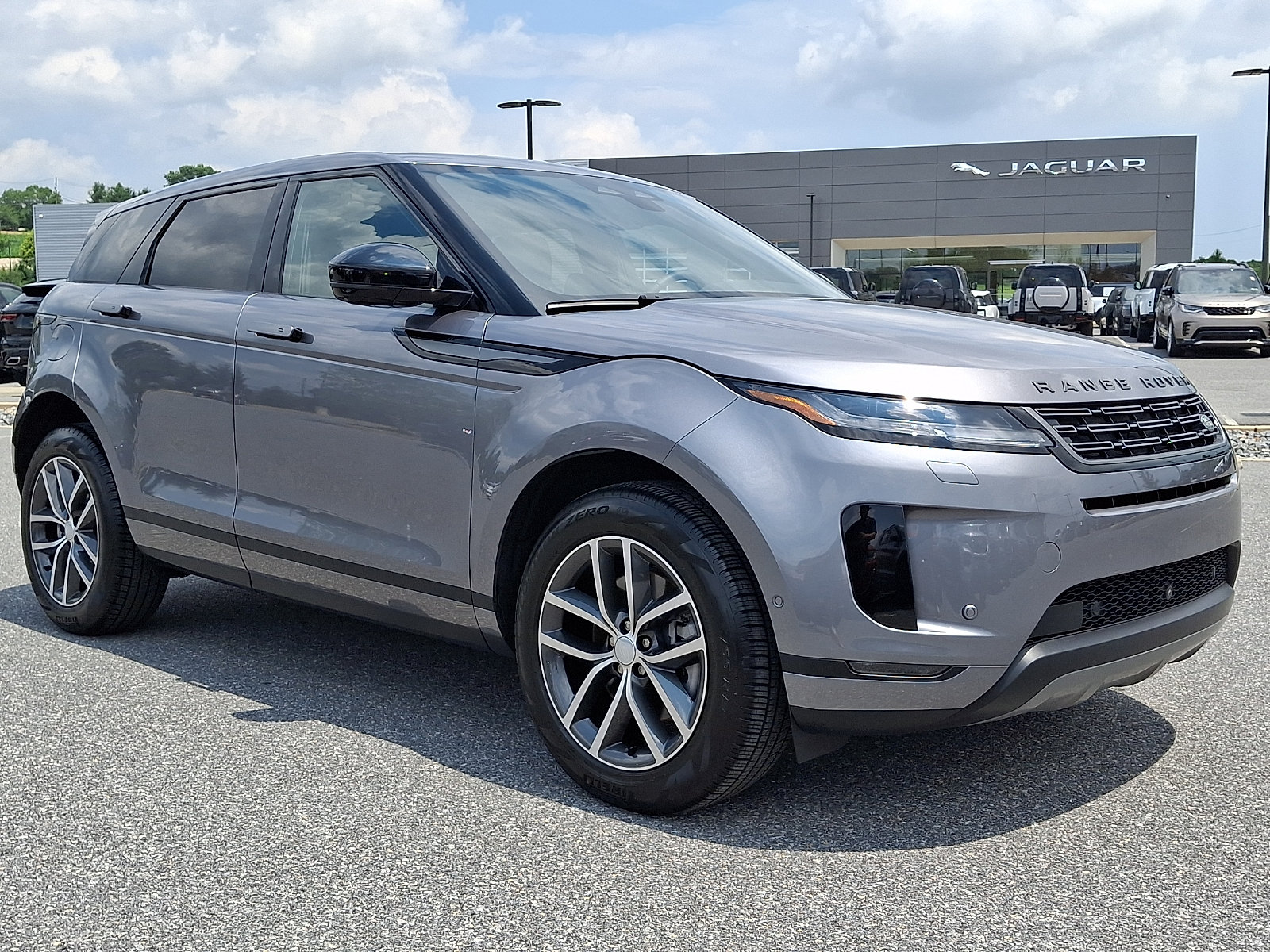 Used 2026 Land Rover Range Rover Evoque S AWD/4WD image 6