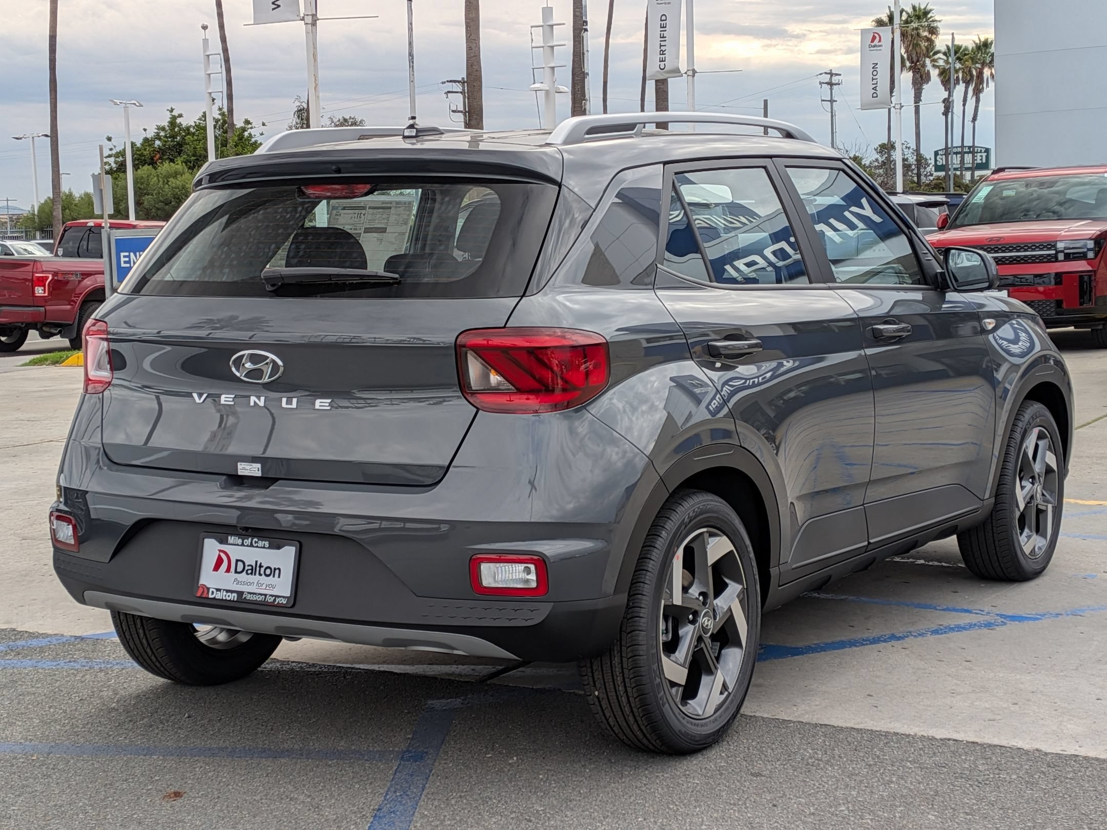New 2026 Hyundai Venue SEL FWD image 4