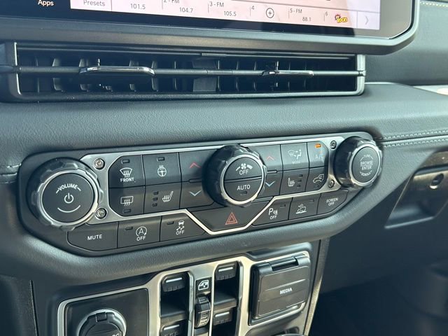 New 2026 Jeep Wrangler Unlimited Sahara image 31