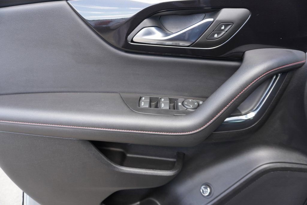 Used 2025 Chevrolet Blazer RS image 9