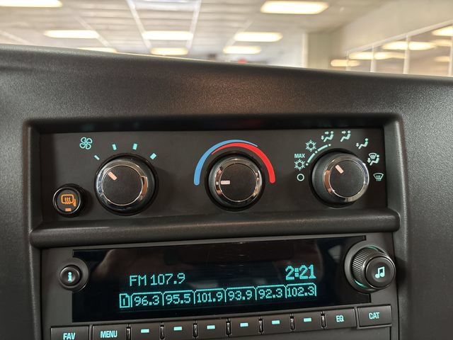 Used 2025 Chevrolet Express 3500 LT w/ LT Preferred Equipment Group RWD image 9