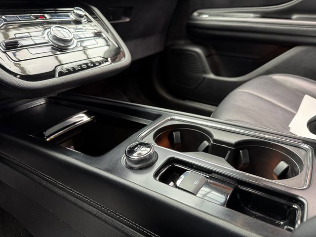 Used 2022 Lincoln Corsair Reserve w/ Sport Package image 19