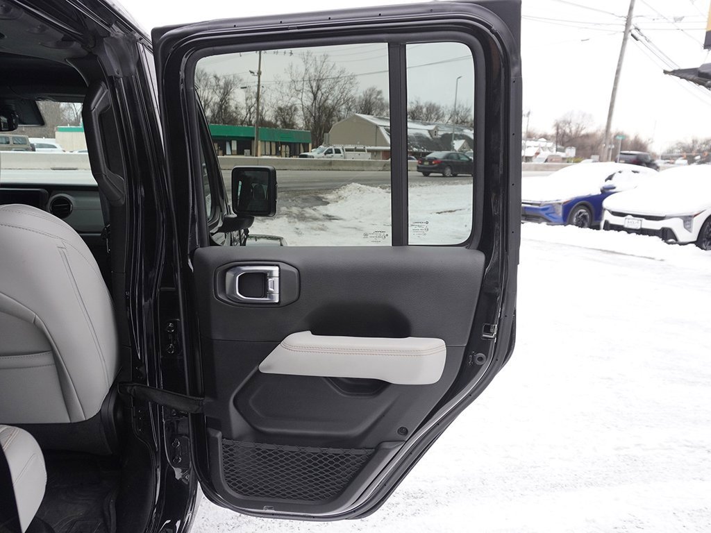 Used 2021 Jeep Wrangler Unlimited Sahara image 26