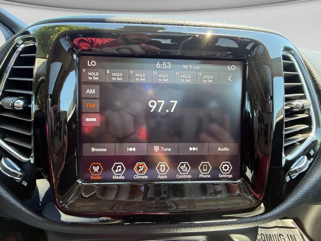 Used 2021 Jeep Compass Limited w/ Sun and Sound Group AWD/4WD image 25