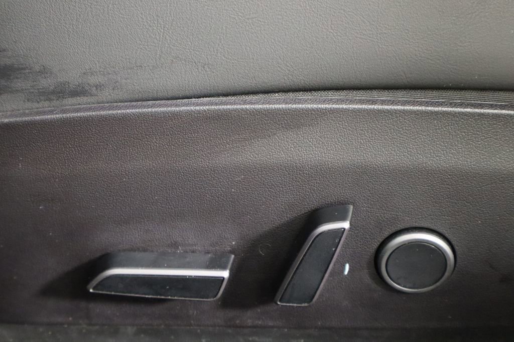 Used 2023 Tesla Model 3 Standard Range image 19