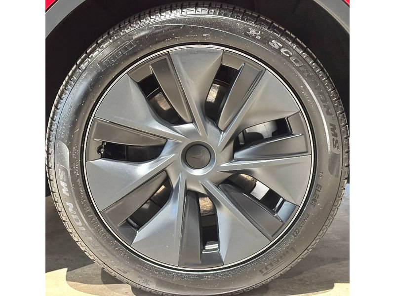 Used 2025 Tesla Model Y Long Range image 11