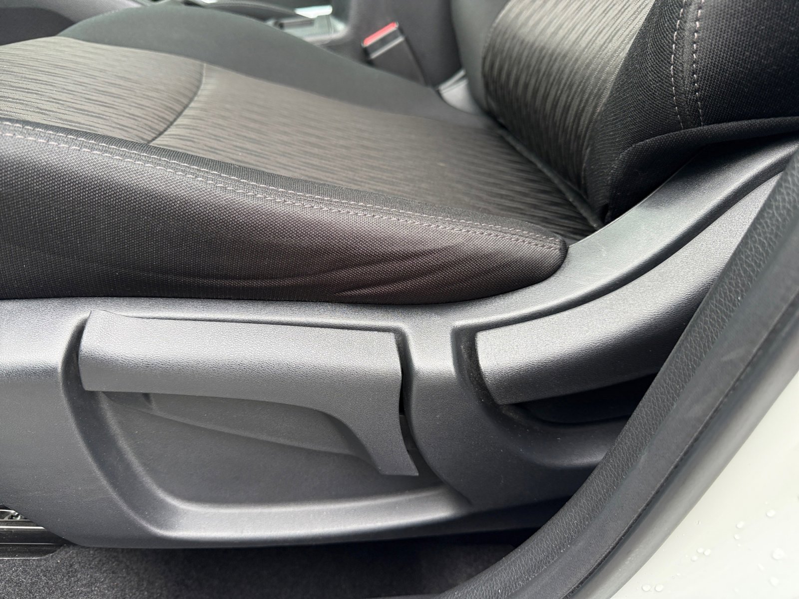 Used 2019 Nissan Rogue S image 14