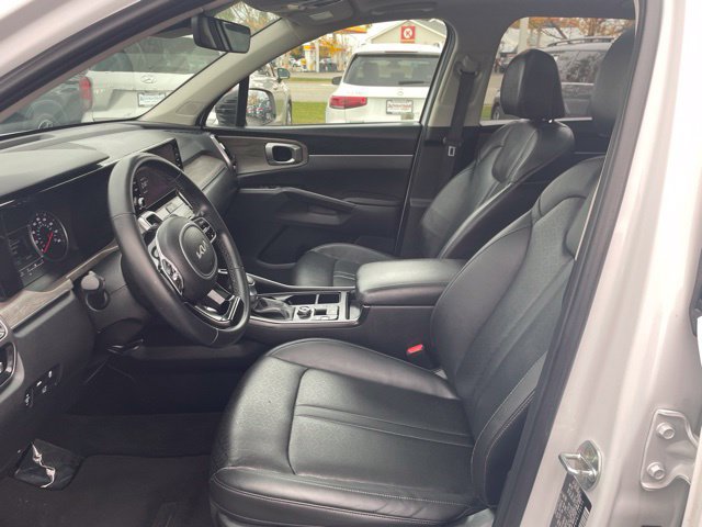 Used 2023 Kia Sorento EX w/ Panoramic Sunroof Package FWD image 10