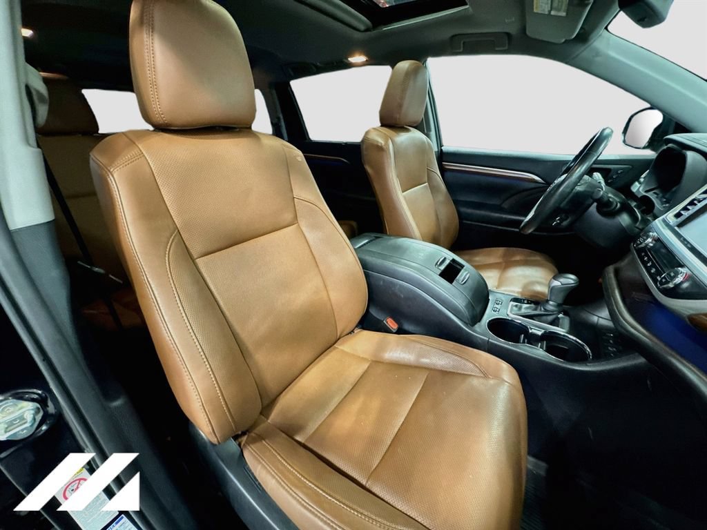 Used 2019 Toyota Highlander Limited AWD/4WD image 36