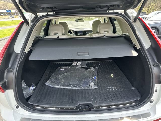 Used 2024 Volvo XC60 B5 Plus w/ Protection Package Premier image 24