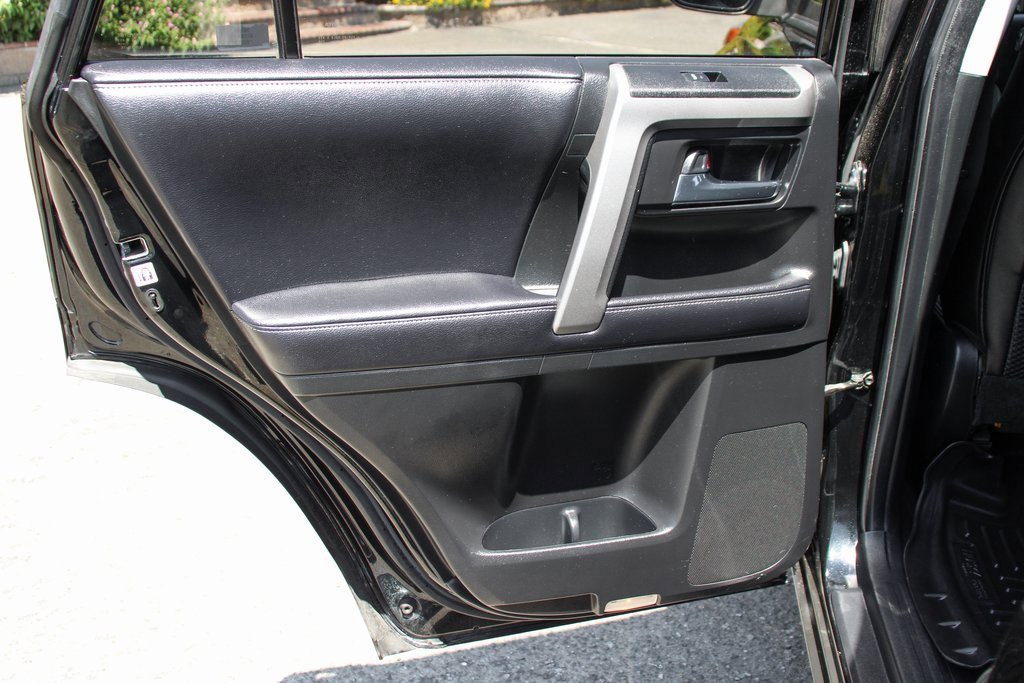 Used 2018 Toyota 4Runner SR5 Premium image 32