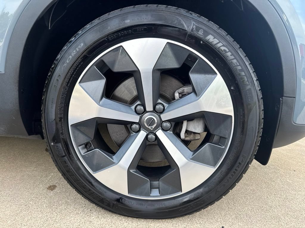 Used 2023 Volvo XC40 B5 Plus AWD/4WD image 23