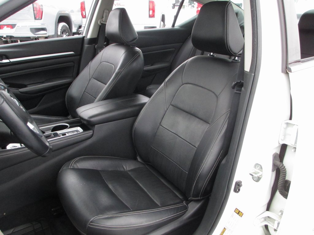 Used 2020 Nissan Altima 2.5 Platinum image 16