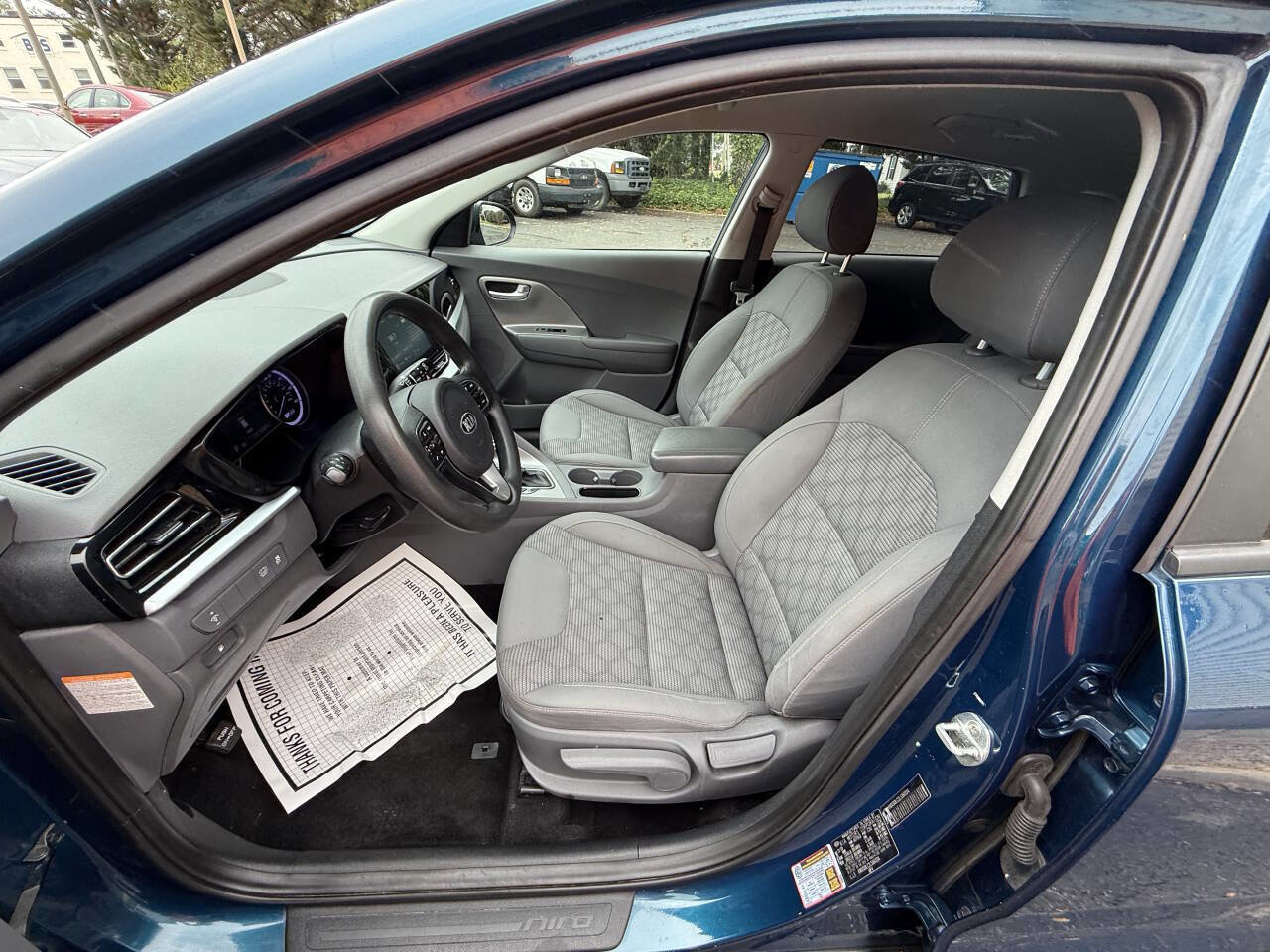 Used 2020 Kia Niro LX image 11