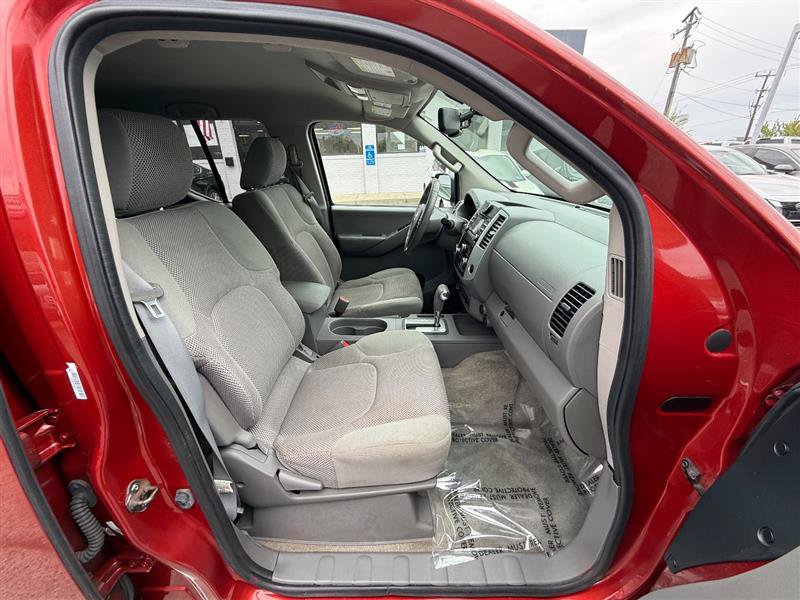 Used 2014 Nissan Frontier SV w/ SV Value Truck Package AWD/4WD image 30