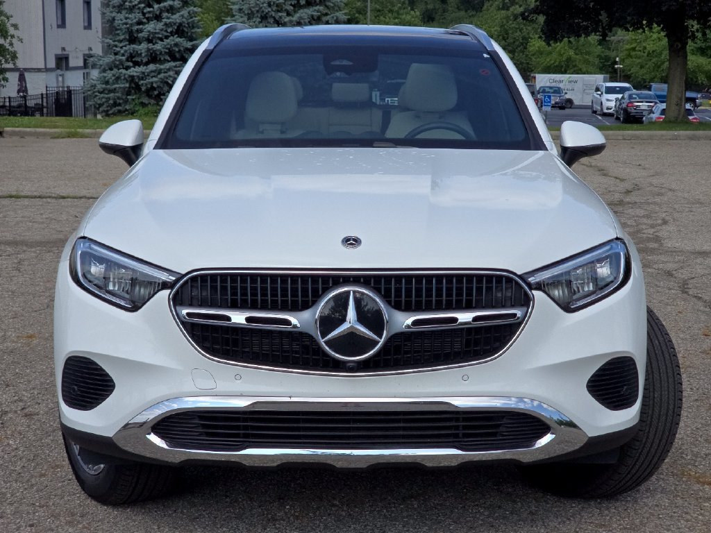 Used 2026 Mercedes-Benz GLC 300 4MATIC image 12