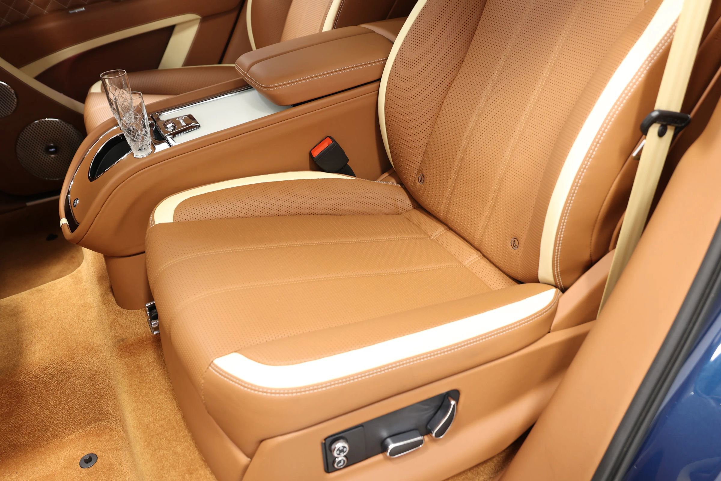 Used 2023 Bentley Bentayga Speed image 75