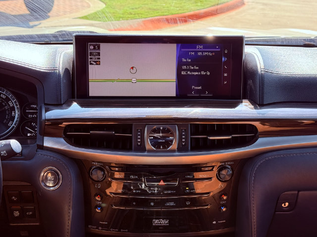 Used 2021 Lexus LX 570 4WD w/ Sport Package image 26