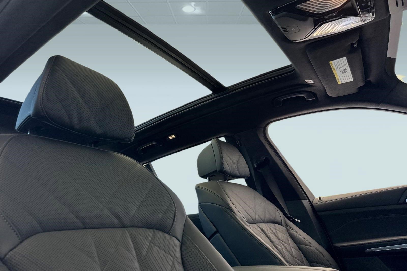 Used 2026 BMW X7 xDrive40i image 14