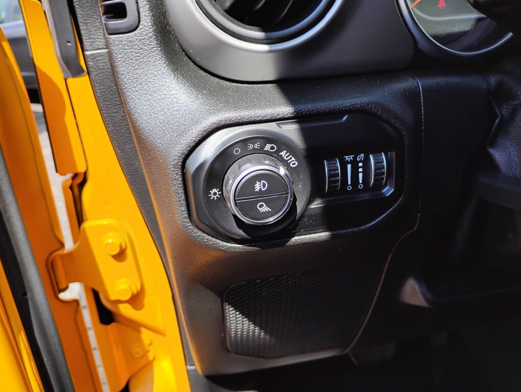 Used 2021 Jeep Gladiator Sport AWD/4WD image 14